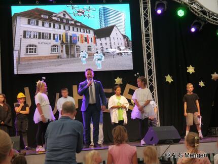 Herr Schwaiger auf der Bühne