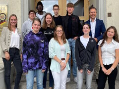 Neue Gesichter in Mengen