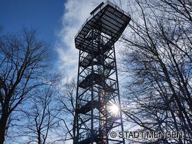 Platz 3: Aussichtsturm in Mengen von Ingrid Joubert. 