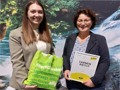 Die Urkundenübergabe auf der CMT zum Südenscout