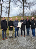 Übergabe Flurbereinigungsbescheid Hipfelsberg