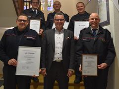 Feuerwehrkommandanten im Amt bestätigt 