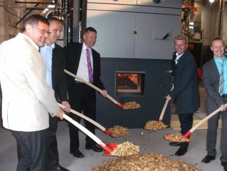 Auf dem Bild von links: Herr Kugler, Techn. Betriebsleiter SW Mengen, Herr Selg, Ing.-Büro Selg, Herr Stefan Bubeck Bürgermeister, Herr Thomas Bareiß, Mitglied des Bundestags, Herr Fürst, Kaufm. Betriebsleiter SW Mengen.